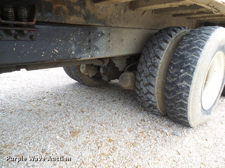 image for item EP9916 2002 International 4900  refuse truck