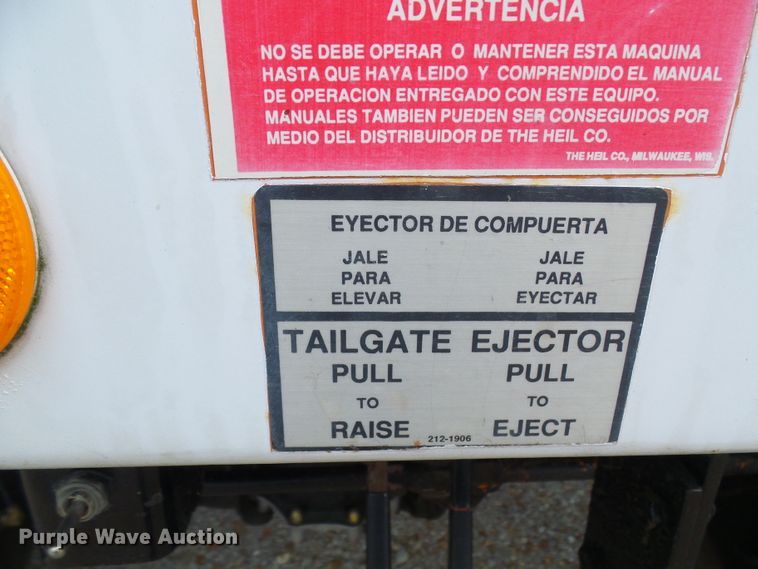 image for item EP9916 2002 International 4900  refuse truck