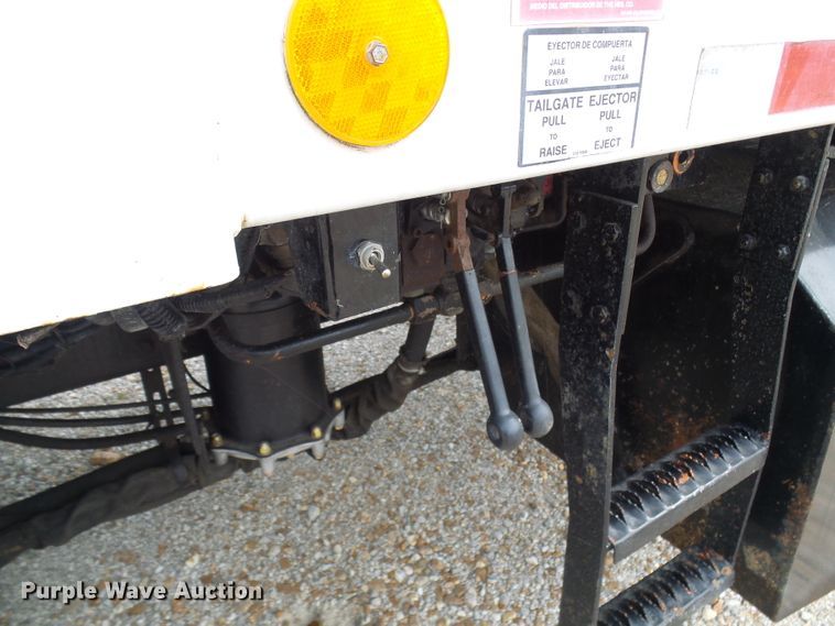 image for item EP9916 2002 International 4900  refuse truck