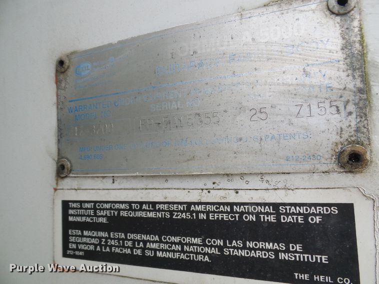 image for item EP9916 2002 International 4900  refuse truck