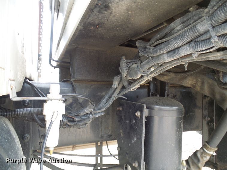 image for item EP9916 2002 International 4900  refuse truck