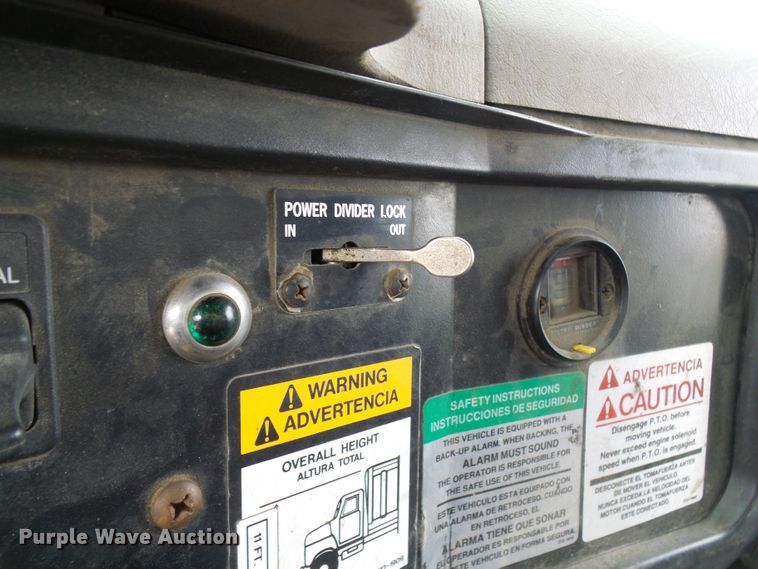 image for item EP9916 2002 International 4900  refuse truck