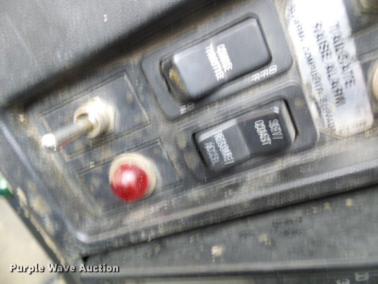 image for item EP9916 2002 International 4900  refuse truck