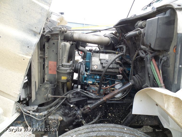 image for item EP9916 2002 International 4900  refuse truck