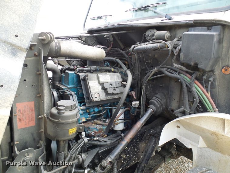 image for item EP9916 2002 International 4900  refuse truck