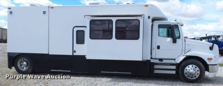 image for item EP9927 2000 Freightliner FL112  RV