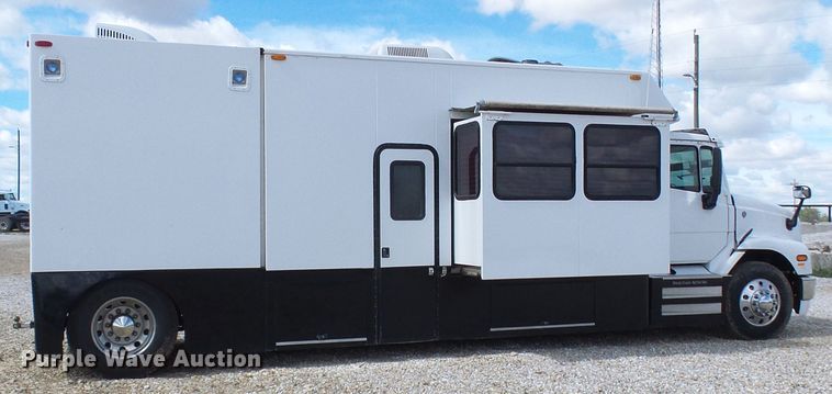 image for item EP9927 2000 Freightliner FL112  RV