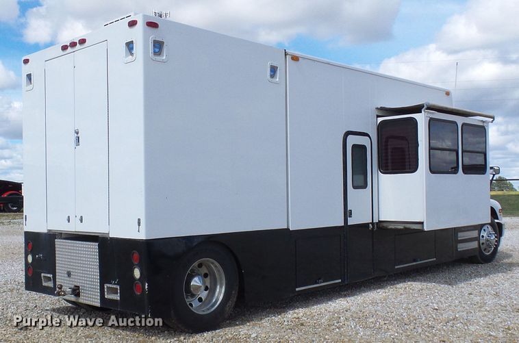 image for item EP9927 2000 Freightliner FL112  RV