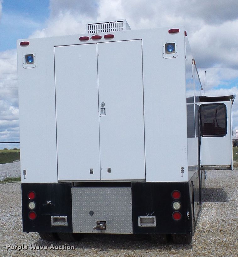 image for item EP9927 2000 Freightliner FL112  RV