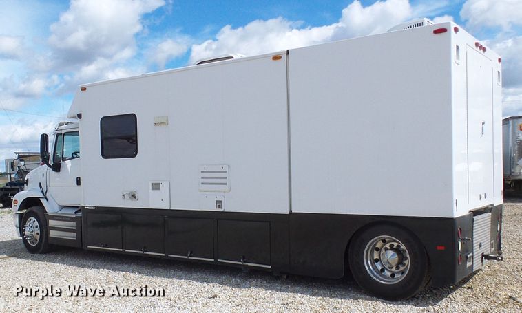 image for item EP9927 2000 Freightliner FL112  RV