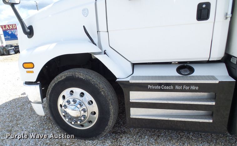 image for item EP9927 2000 Freightliner FL112  RV