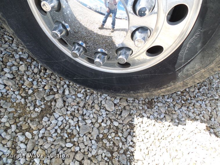 image for item EP9927 2000 Freightliner FL112  RV