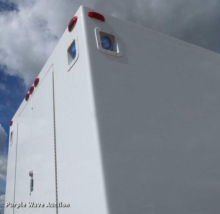 image for item EP9927 2000 Freightliner FL112  RV