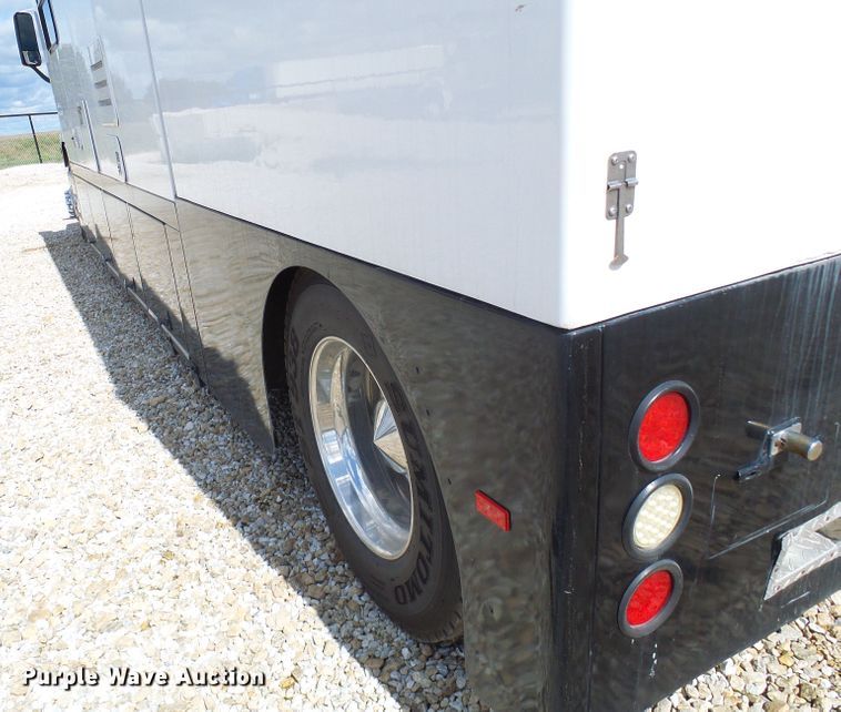 image for item EP9927 2000 Freightliner FL112  RV