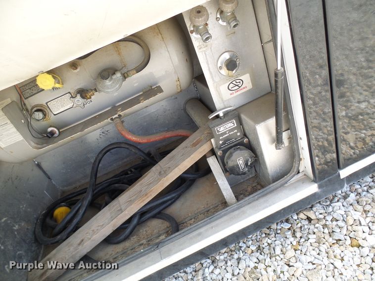 image for item EP9927 2000 Freightliner FL112  RV