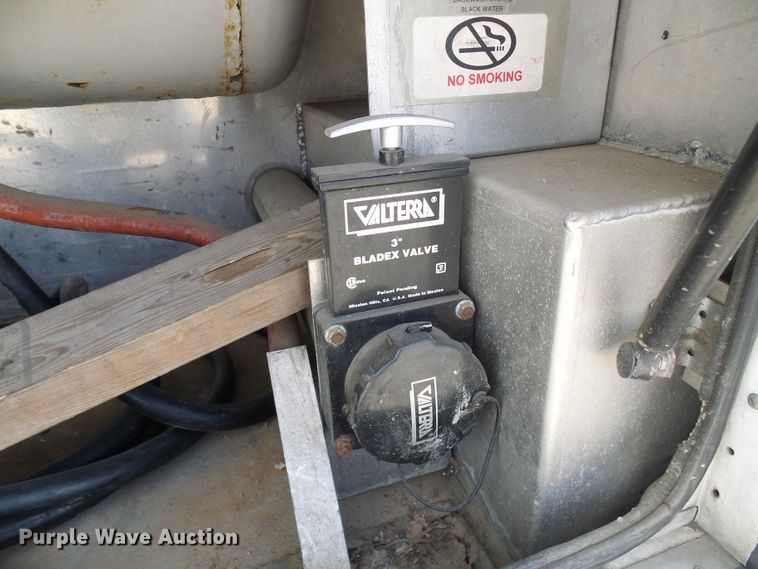 image for item EP9927 2000 Freightliner FL112  RV