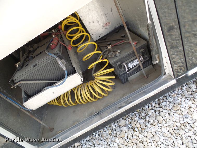 image for item EP9927 2000 Freightliner FL112  RV