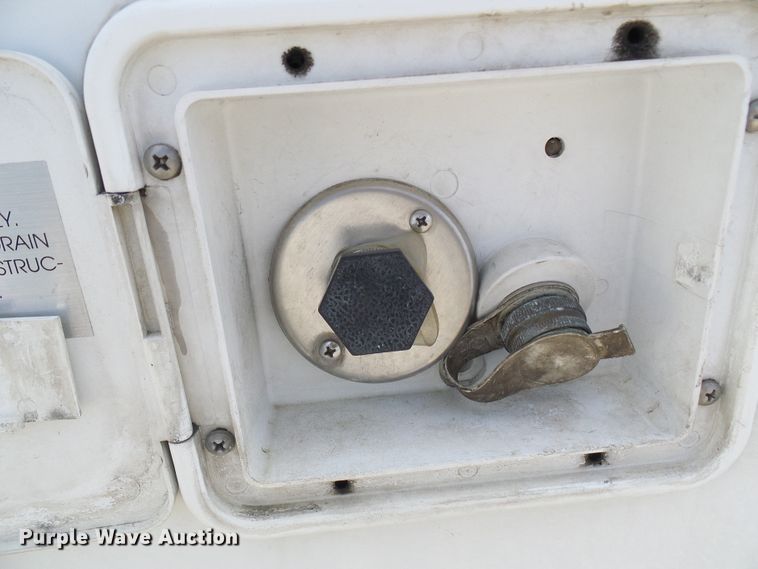 image for item EP9927 2000 Freightliner FL112  RV