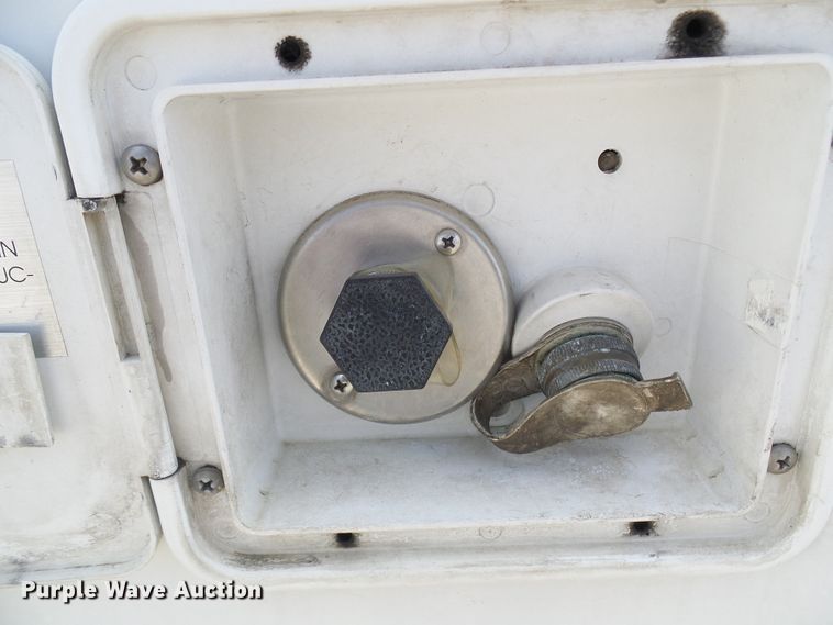 image for item EP9927 2000 Freightliner FL112  RV