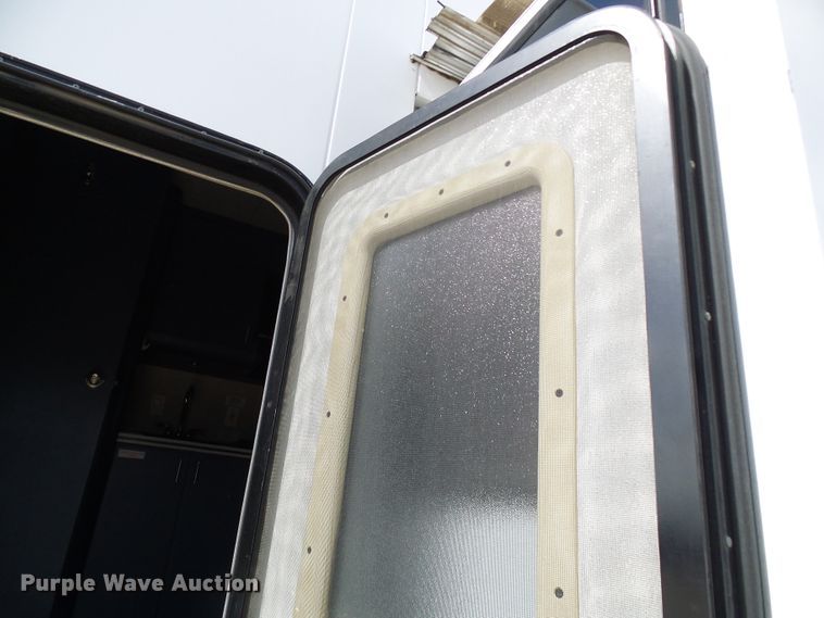 image for item EP9927 2000 Freightliner FL112  RV