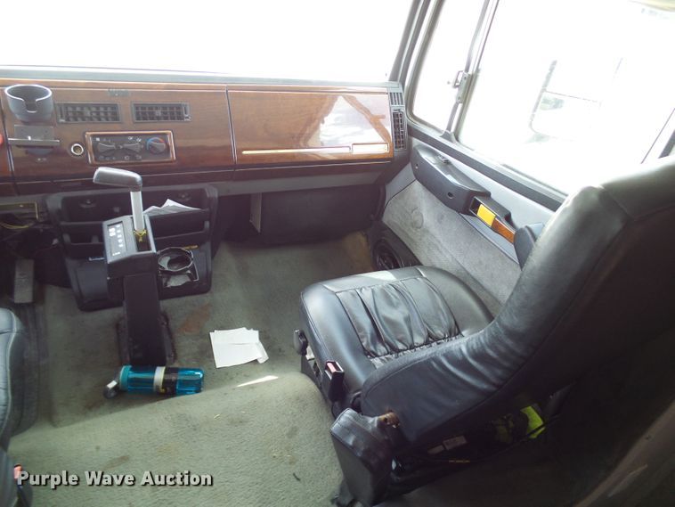 image for item EP9927 2000 Freightliner FL112  RV