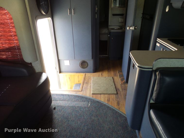 image for item EP9927 2000 Freightliner FL112  RV