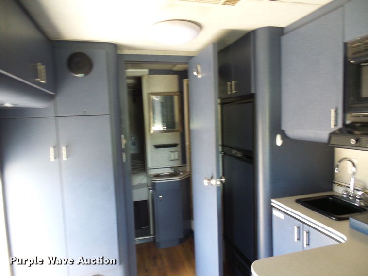 image for item EP9927 2000 Freightliner FL112  RV