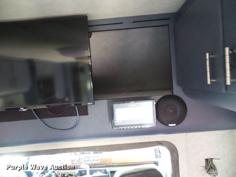 image for item EP9927 2000 Freightliner FL112  RV