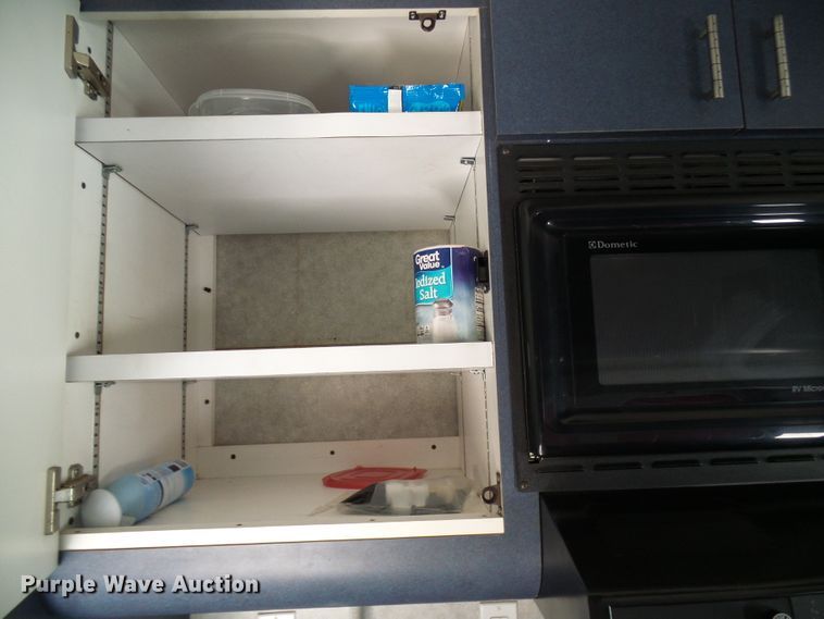 image for item EP9927 2000 Freightliner FL112  RV