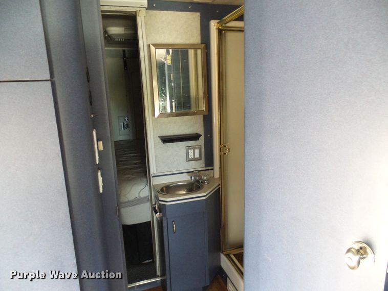 image for item EP9927 2000 Freightliner FL112  RV