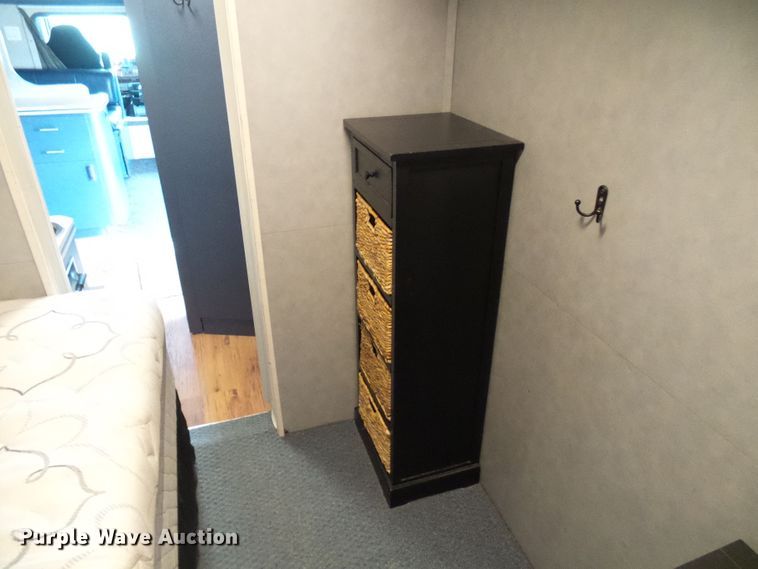 image for item EP9927 2000 Freightliner FL112  RV