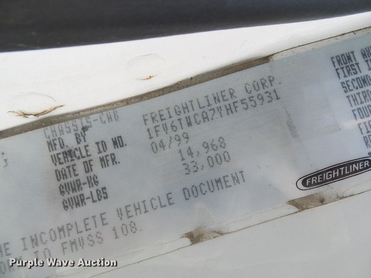 image for item EP9927 2000 Freightliner FL112  RV