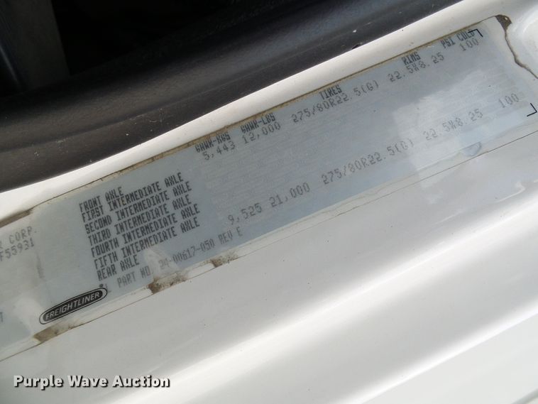 image for item EP9927 2000 Freightliner FL112  RV