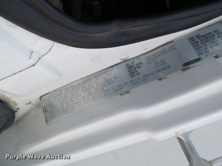 image for item EP9927 2000 Freightliner FL112  RV