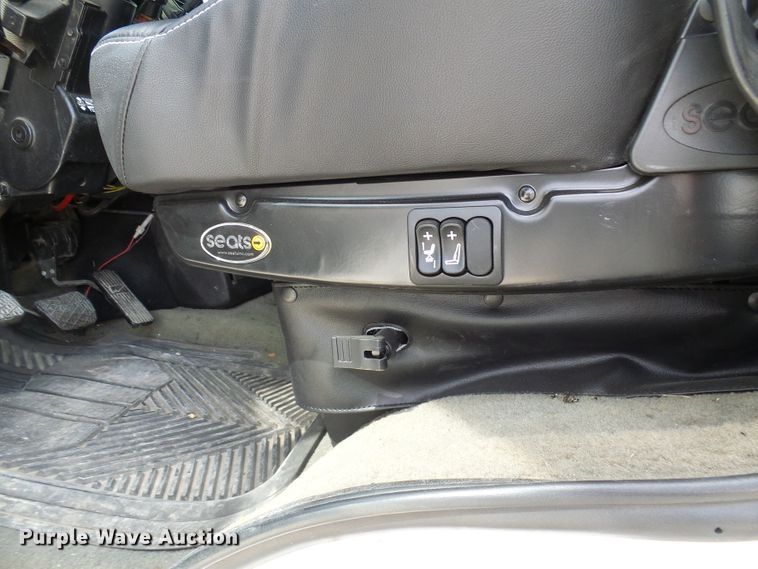 image for item EP9927 2000 Freightliner FL112  RV