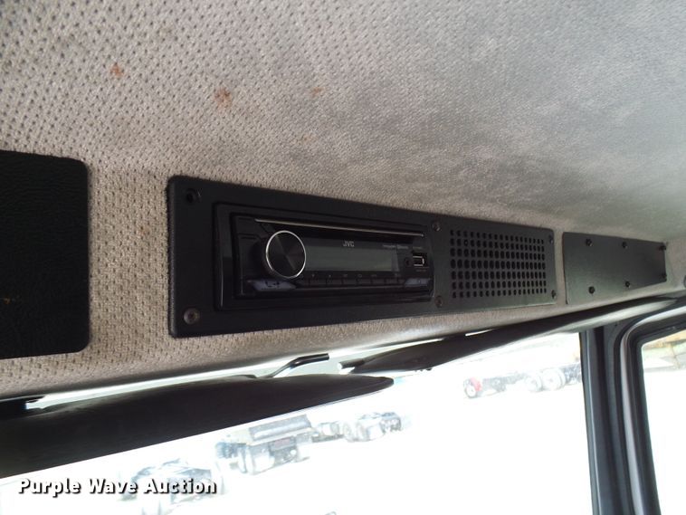 image for item EP9927 2000 Freightliner FL112  RV