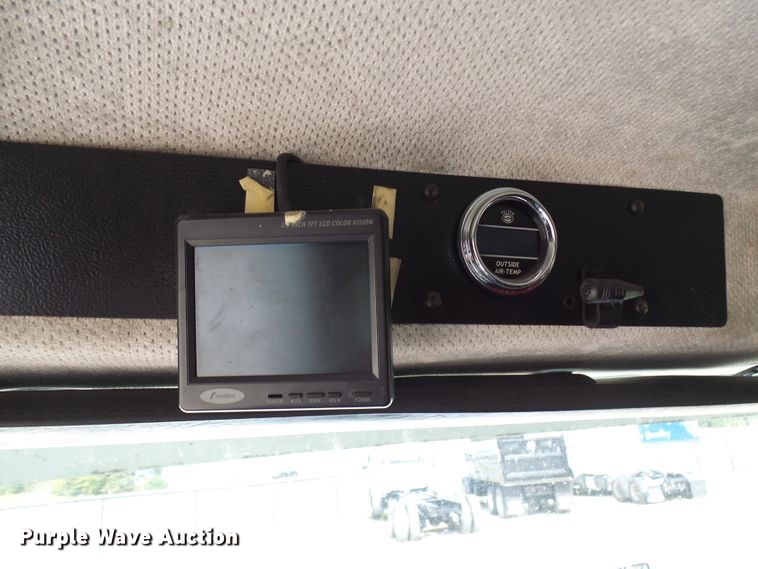 image for item EP9927 2000 Freightliner FL112  RV