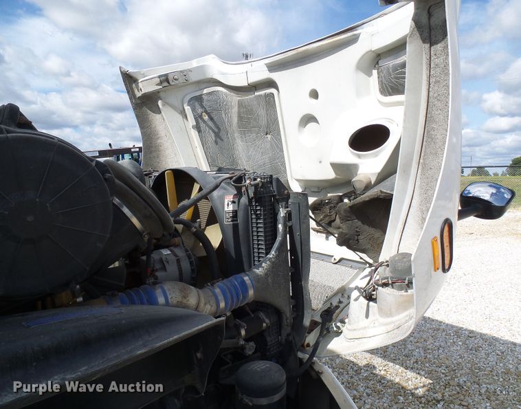 image for item EP9927 2000 Freightliner FL112  RV