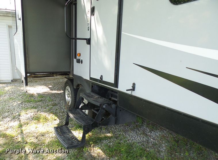 image for item EP9930 2015 KZRV Spree LX Superlite 320BS  camper