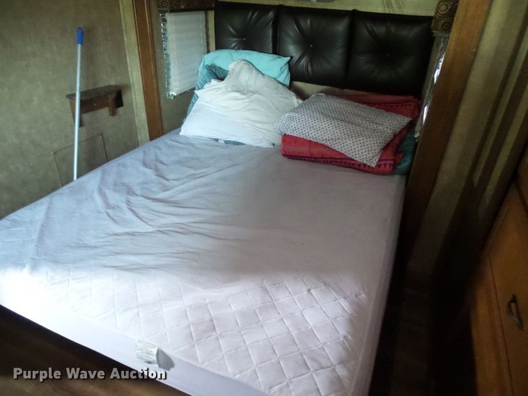 image for item EP9930 2015 KZRV Spree LX Superlite 320BS  camper