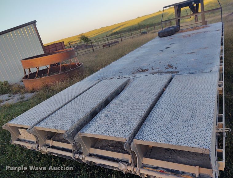 image for item EQ9449 2007 Derby Trailer Technologies equipment trailer