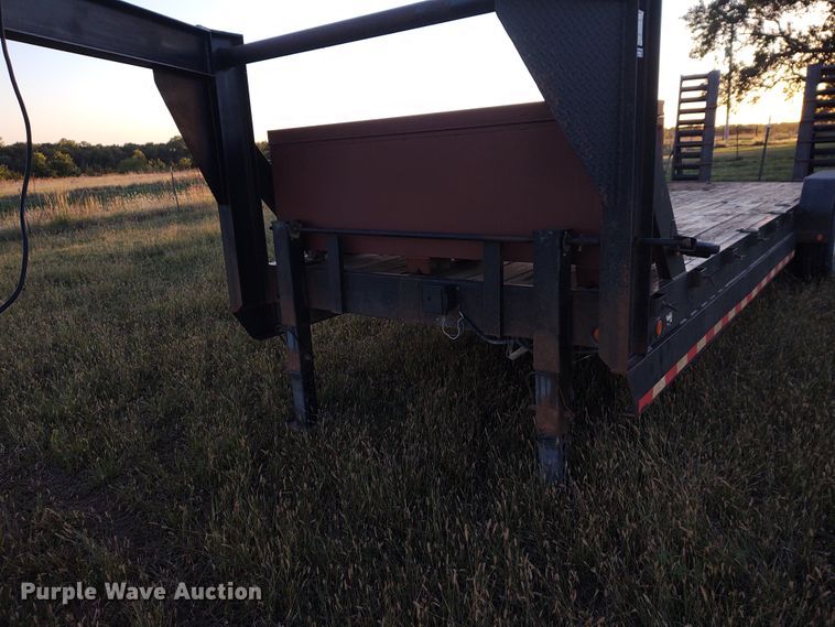 image for item EQ9450 2010 Load Trail equipment trailer