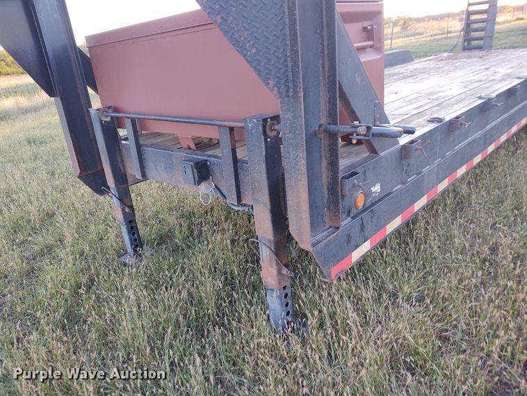 image for item EQ9450 2010 Load Trail equipment trailer