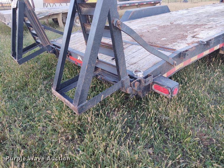 image for item EQ9450 2010 Load Trail equipment trailer