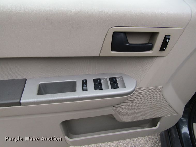 image for item FD9464 2008 Ford Escape Hybrid  SUV