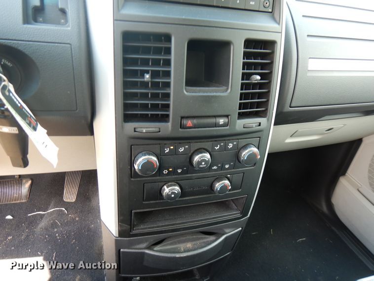 image for item FN9346 2008 Dodge Caravan SXT  van