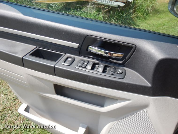 image for item FN9346 2008 Dodge Caravan SXT  van