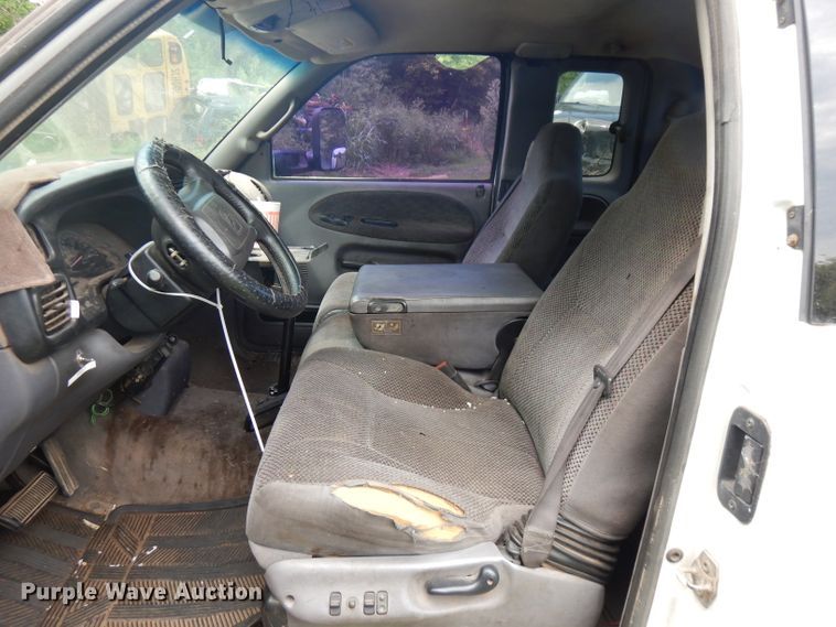 image for item FN9351 2001 Dodge Ram 3500  Quad Cab tow truck