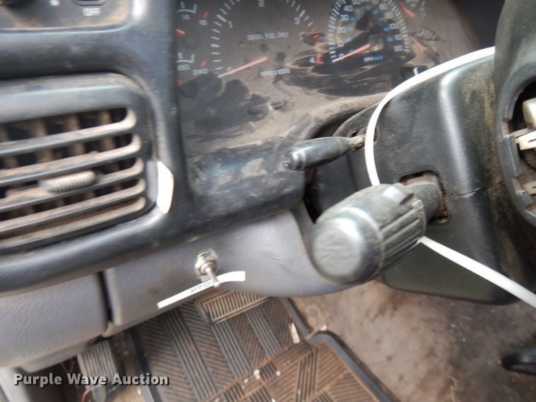 image for item FN9351 2001 Dodge Ram 3500  Quad Cab tow truck