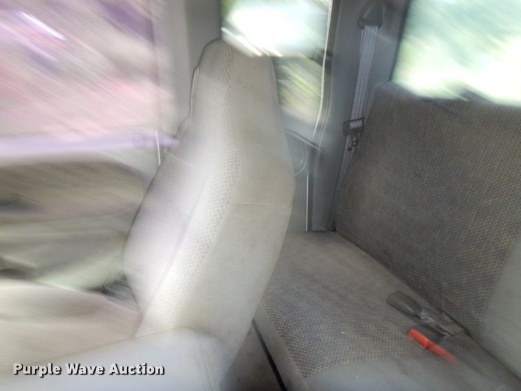 image for item FN9351 2001 Dodge Ram 3500  Quad Cab tow truck